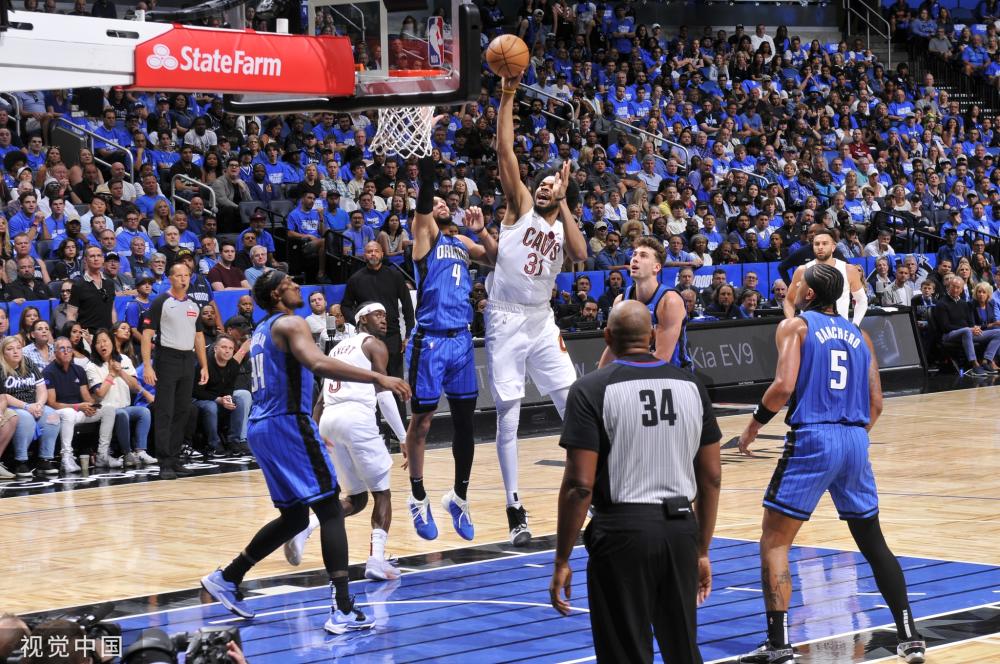 赛场的交流 赛场的交流